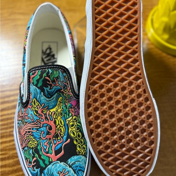 VANS Underwater Coral Octopus Slip-Ons Unisex, Size 7.5 m 9 W Limited Edition - Picture 6 of 9